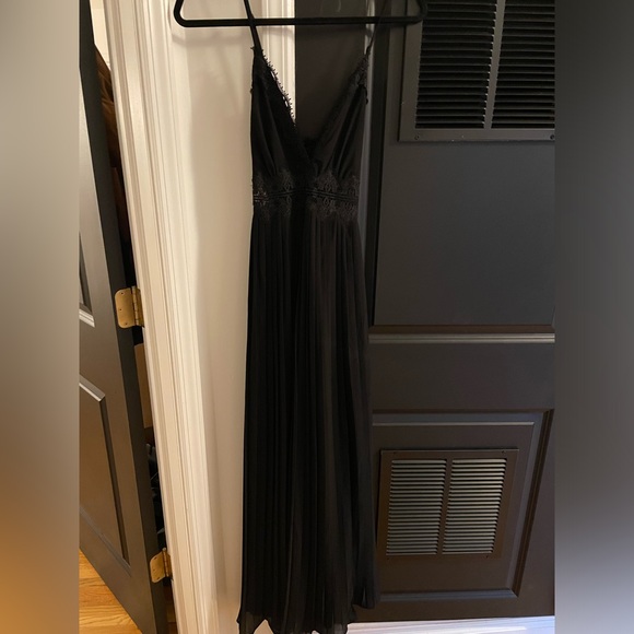 Lulus - Romantic Intentions Black Lace Pleated Backless Maxi Dress - Picture 9 of 13